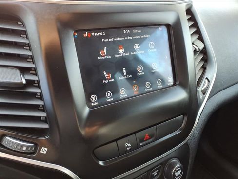 Used 2020 Jeep Cherokee Latitude Plus image 21