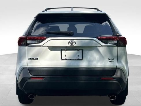 Used 2019 Toyota RAV4 XLE w/ Convenience Package AWD/4WD image 4