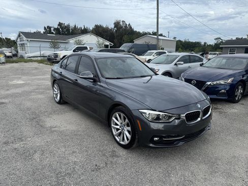 Used 2018 BMW 320i Sedan RWD image 2