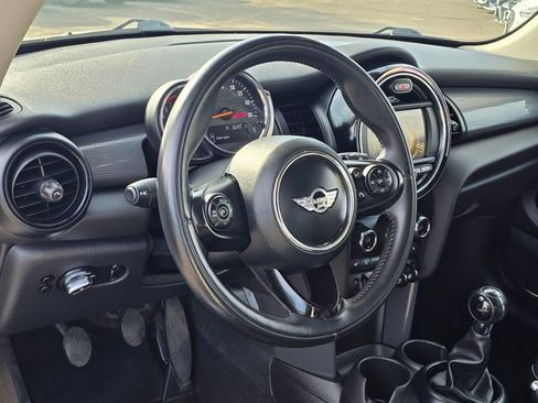 Used 2018 MINI Cooper 2-Door Hardtop w/ Cold Weather Package image 15