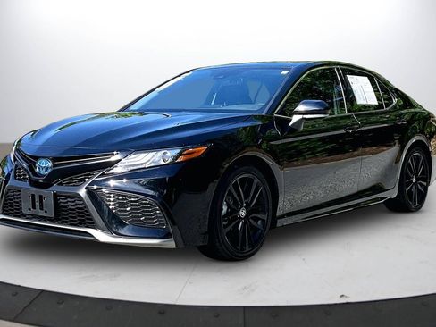 Used 2024 Toyota Camry XSE w/ Cold Weather Package FWD image 4