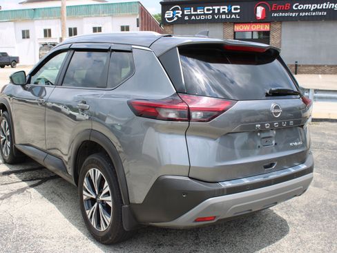 Certified 2022 Nissan Rogue SV w/ SV Premium Package AWD/4WD image 3