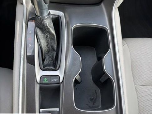 Used 2018 Honda Accord Touring image 44