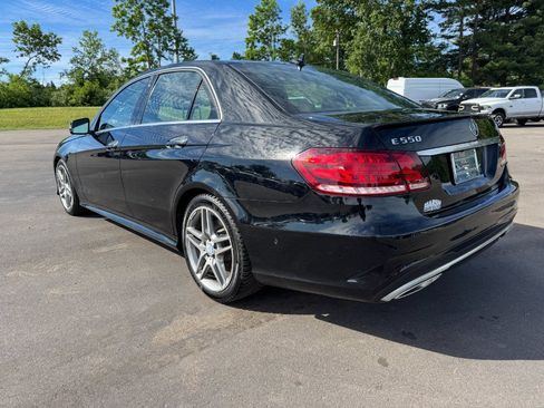 Used 2014 Mercedes-Benz E 550 4MATIC Sedan image 3