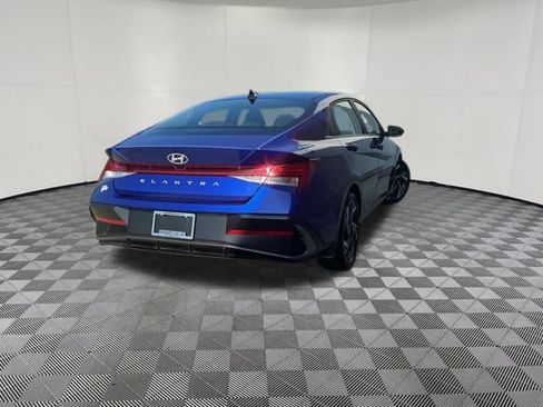Certified 2024 Hyundai Elantra SEL w/ Convenience Package FWD image 9