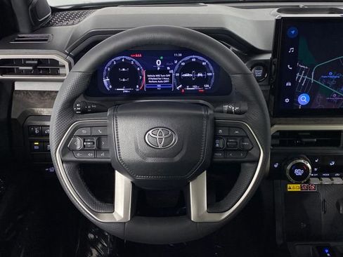 Used 2025 Toyota Tacoma Limited AWD/4WD image 18