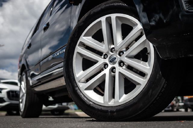 Used 2017 Ford Expedition Platinum AWD/4WD image 10
