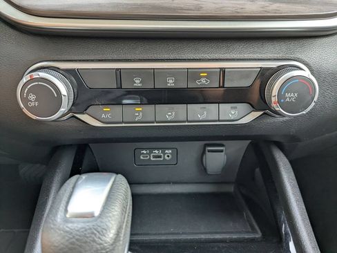 Used 2024 Nissan Altima 2.5 SV FWD image 17