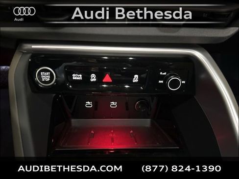 New 2025 Audi Q5 Prestige image 18
