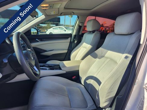 Used 2018 Honda Accord EX image 11