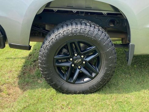 Used 2021 Chevrolet Silverado 1500 Custom Trail Boss AWD/4WD image 8