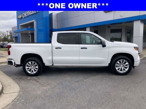 Used 2023 Chevrolet Silverado 1500 Custom RWD image 2