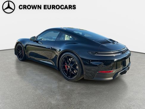 Used 2025 Porsche 911 Carrera GTS image 5