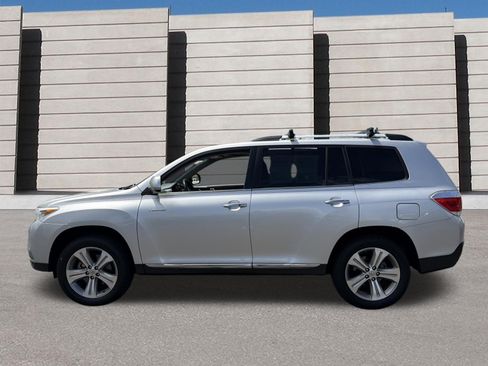 Used 2013 Toyota Highlander Limited AWD/4WD image 2