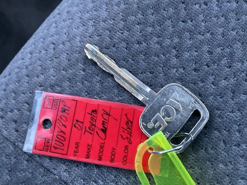 Used 2001 Toyota Camry LE image 24