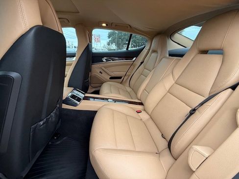 Used 2013 Porsche Panamera 4 Platinum Edition image 7