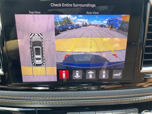 Used 2021 Chrysler Pacifica Pinnacle AWD/4WD image 20