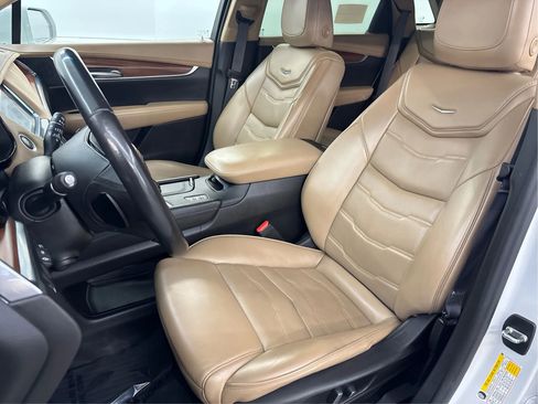 Used 2018 Cadillac XT5 Platinum w/ Driver Assist Package image 13