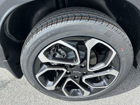 New 2026 Chevrolet Trax RS w/ Sunroof Package FWD image 9