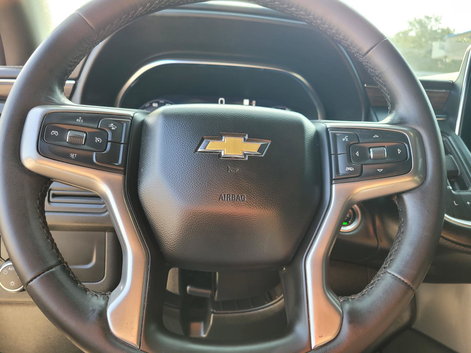 Used 2022 Chevrolet Suburban LT RWD image 29