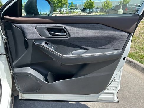 Used 2021 Nissan Rogue S AWD/4WD image 28