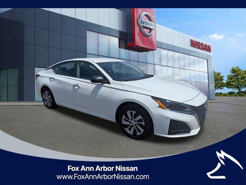 Certified 2024 Nissan Altima 2.5 S FWD image 7