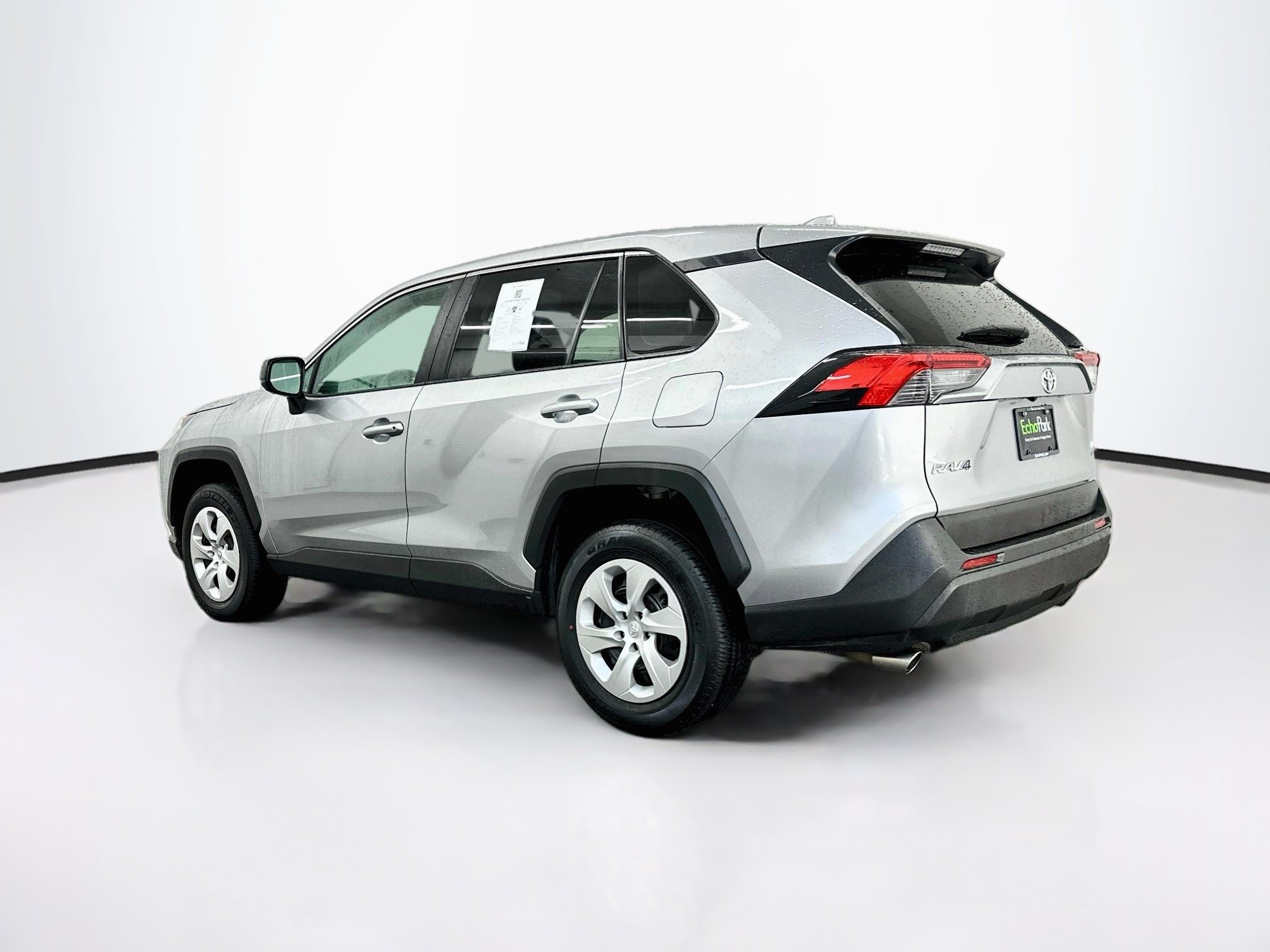 Used 2025 Toyota RAV4 LE AWD/4WD image 5