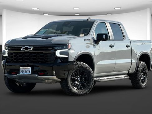 Used 2024 Chevrolet Silverado 1500 ZR2 w/ Technology Package AWD/4WD image 2