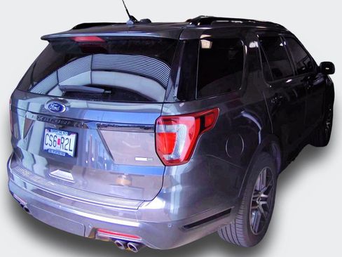 Used 2019 Ford Explorer Sport image 5