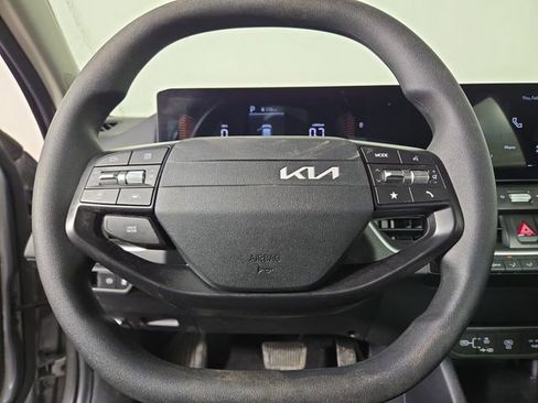 Certified 2025 Kia K4 LXS image 23