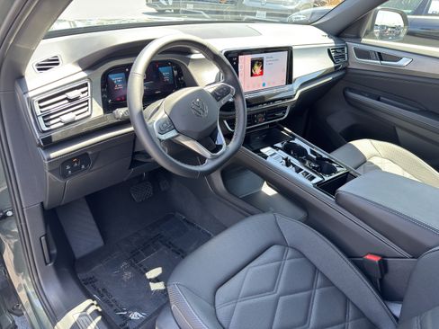 Used 2026 Volkswagen Atlas Cross Sport SE w/ Panoramic Sunroof Package AWD/4WD image 16