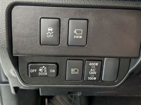 Used 2023 Toyota Tacoma TRD Sport w/ TRD Premium Sport Package AWD/4WD image 15
