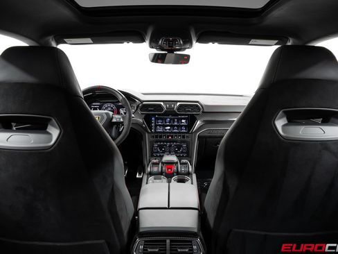 Used 2023 Lamborghini Urus Performante AWD/4WD image 31