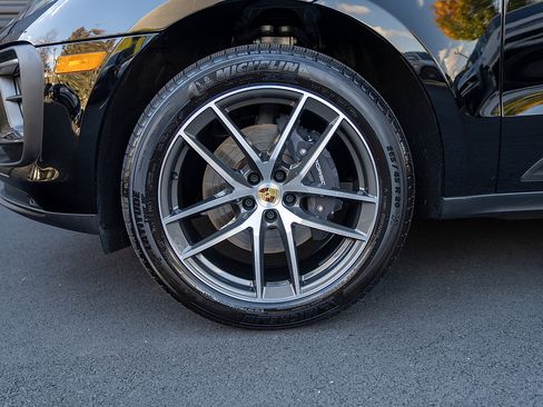 Used 2025 Porsche Macan image 22