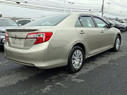 Used 2014 Toyota Camry L image 6