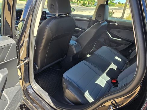 Used 2025 Volkswagen Jetta SE w/ Sunroof Package FWD image 16