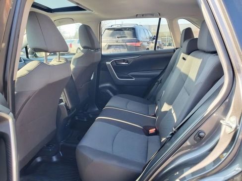 Used 2022 Toyota RAV4 XLE w/ Convenience Package image 9
