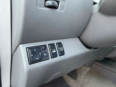 Used 2013 Nissan Frontier SL w/ Moonroof Pkg AWD/4WD image 37