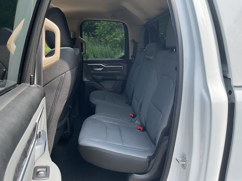 Used 2019 RAM 1500 Big Horn AWD/4WD image 9