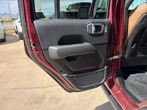 Used 2021 Jeep Wrangler Unlimited Rubicon AWD/4WD image 17