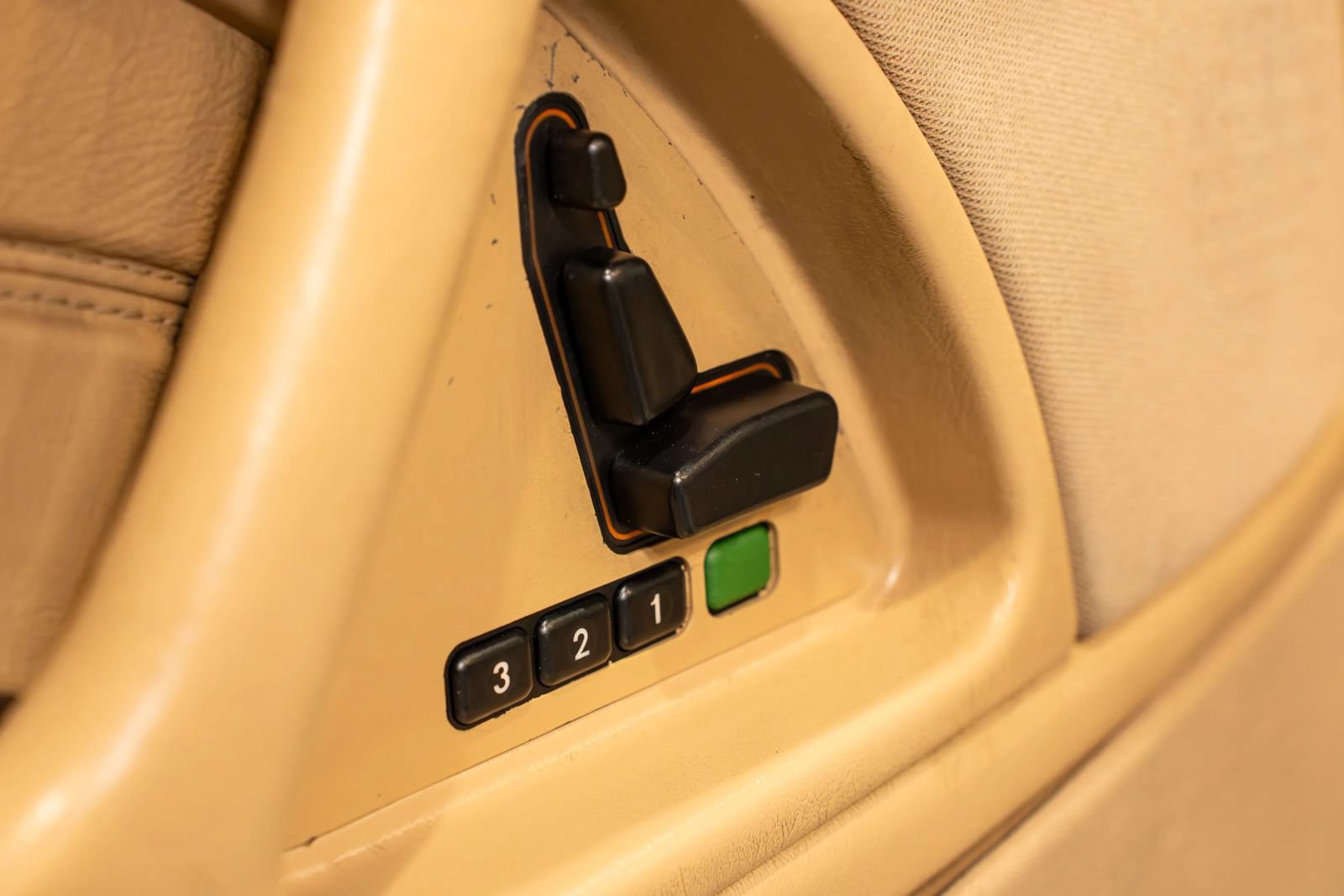Used 1999 Mercedes-Benz SL 500 image 38