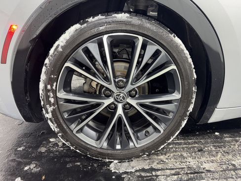 Used 2023 Toyota Prius Limited image 8