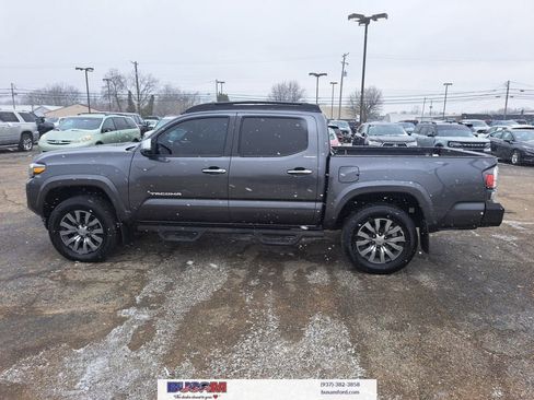 Used 2023 Toyota Tacoma Limited image 24