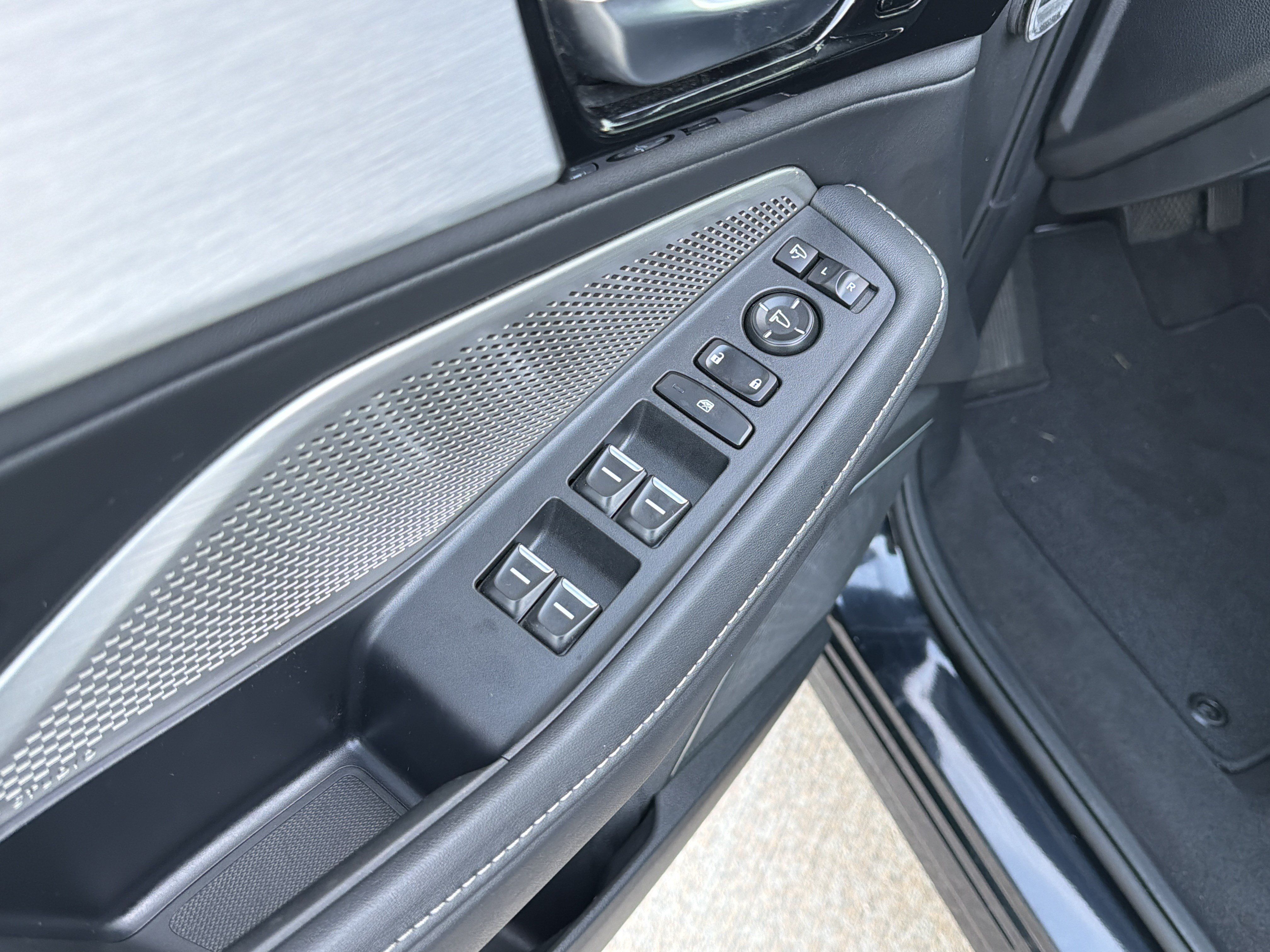 Used 2024 Acura MDX w/ Technology Package FWD image 10