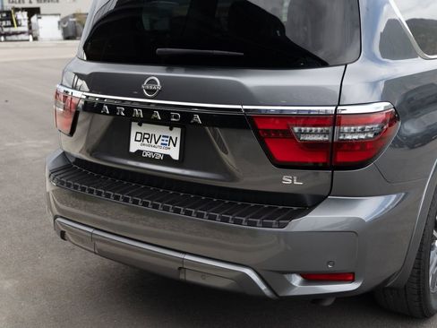 Used 2023 Nissan Armada SL w/ Captain's Chairs Package AWD/4WD image 9