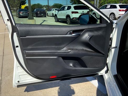Used 2021 Toyota Camry SE w/ Convenience Package image 21