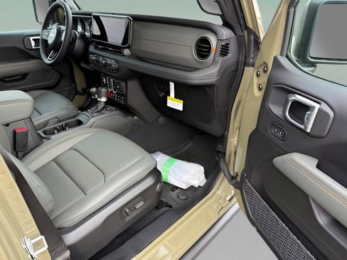 New 2026 Jeep Gladiator Mojave AWD/4WD image 12
