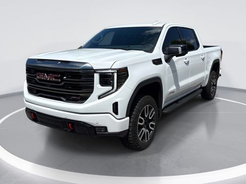 Used 2024 GMC Sierra 1500 AT4 w/ Technology Package AWD/4WD image 3