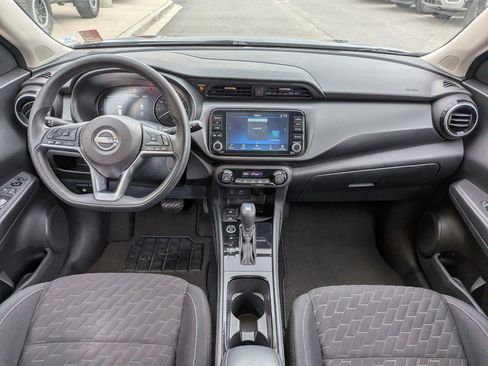 Used 2022 Nissan Kicks SV image 9