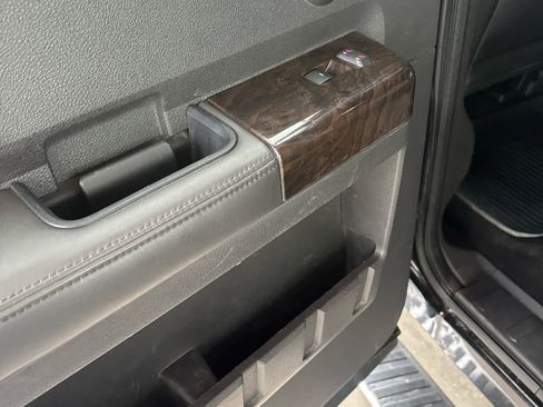 Used 2015 Ford F350 Platinum w/ FX4 Off-Road Package image 32